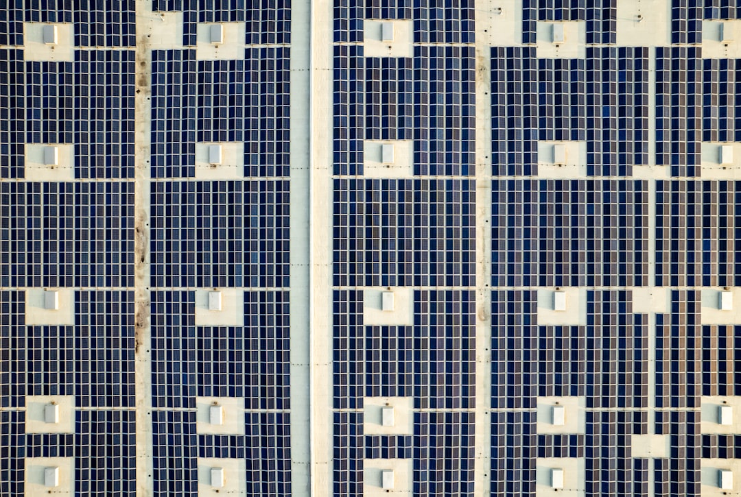 hochwertige photovoltaik-module für effiziente und nachhaltige solarenergiegewinnung. entdecken sie innovative solarlösungen für ihr zuhause oder unternehmen.